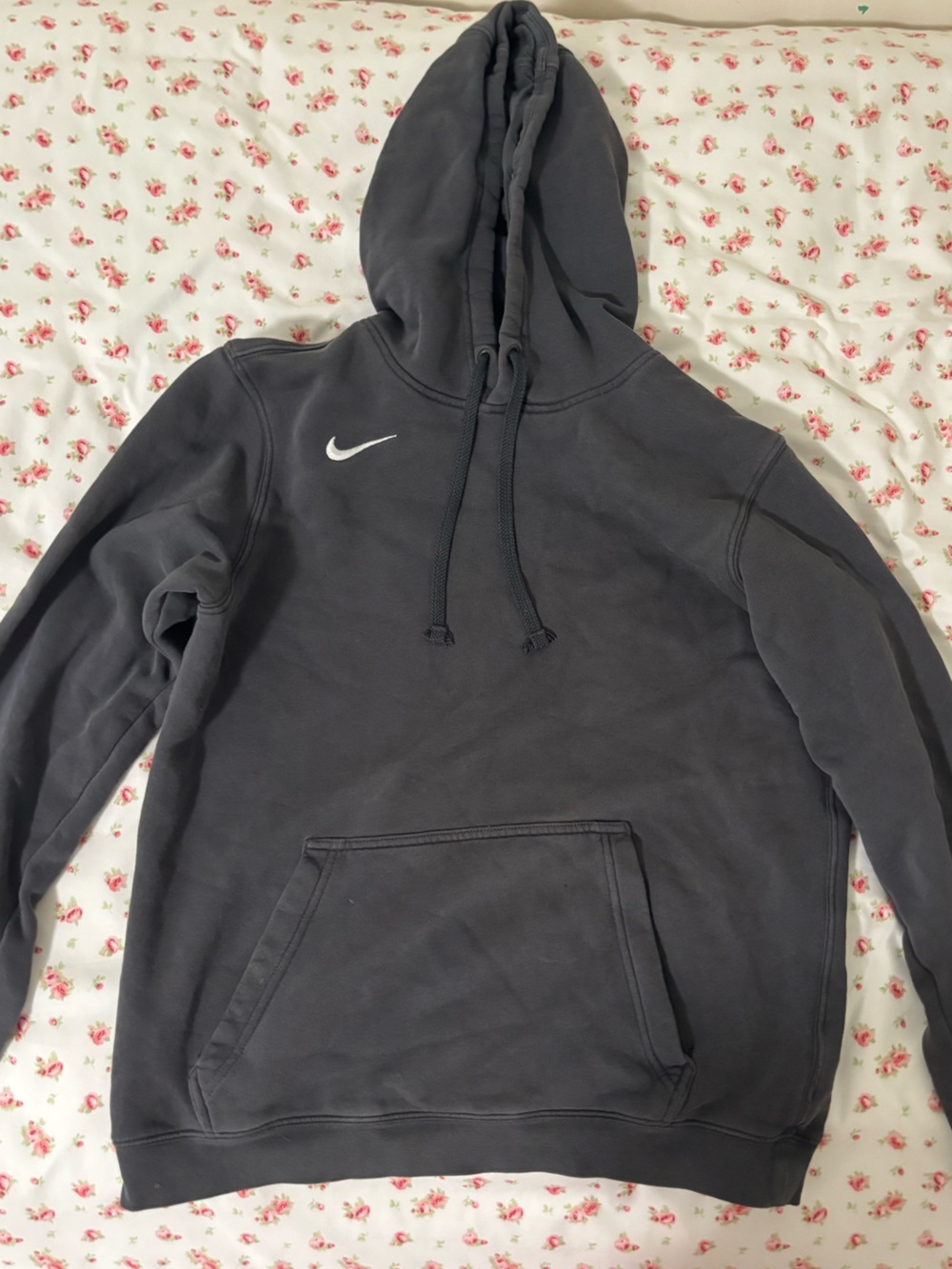 Nike Men’s Dark Gray Turtleneck Pullover with Swoosh